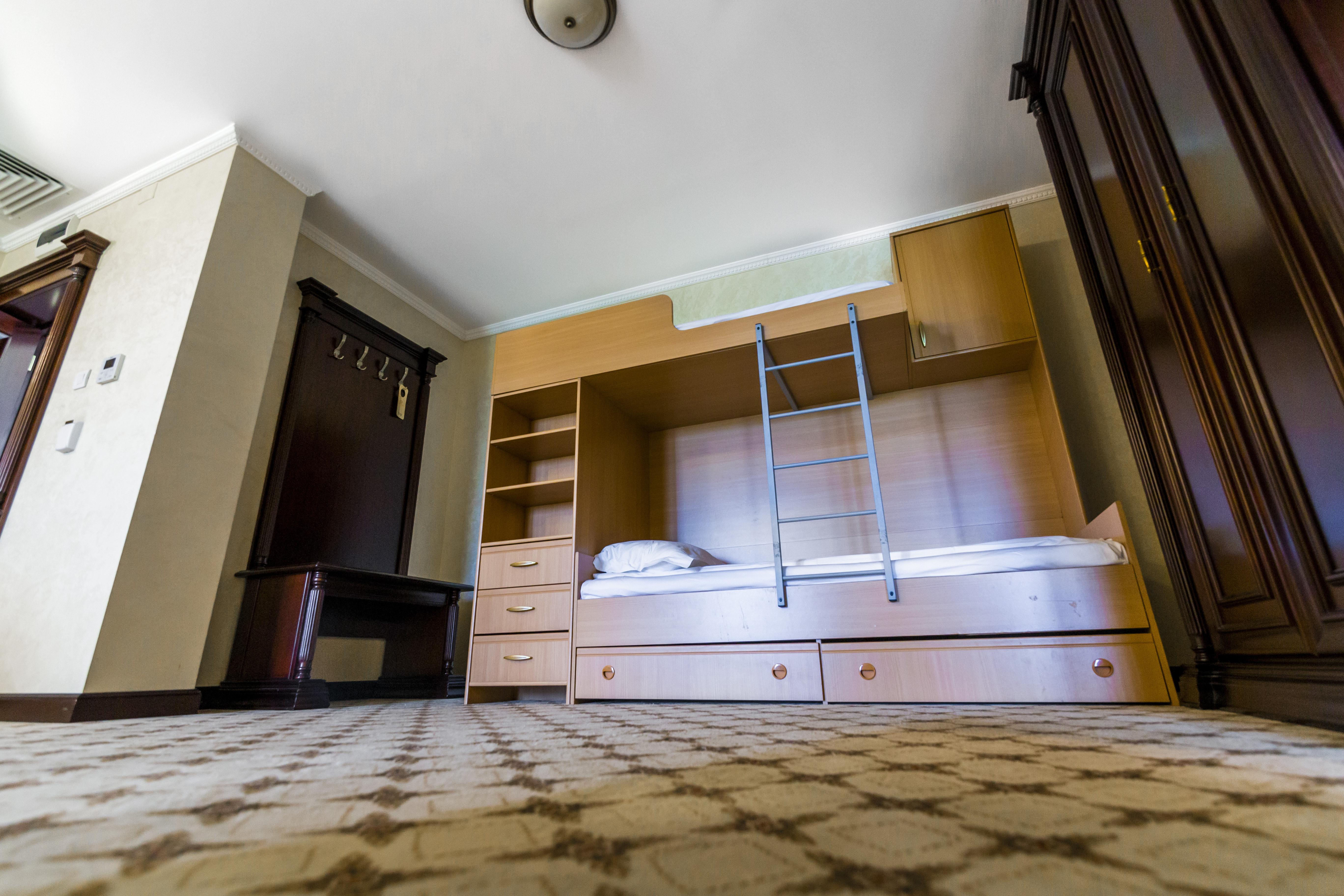 Hotel Golden House Крайова Экстерьер фото