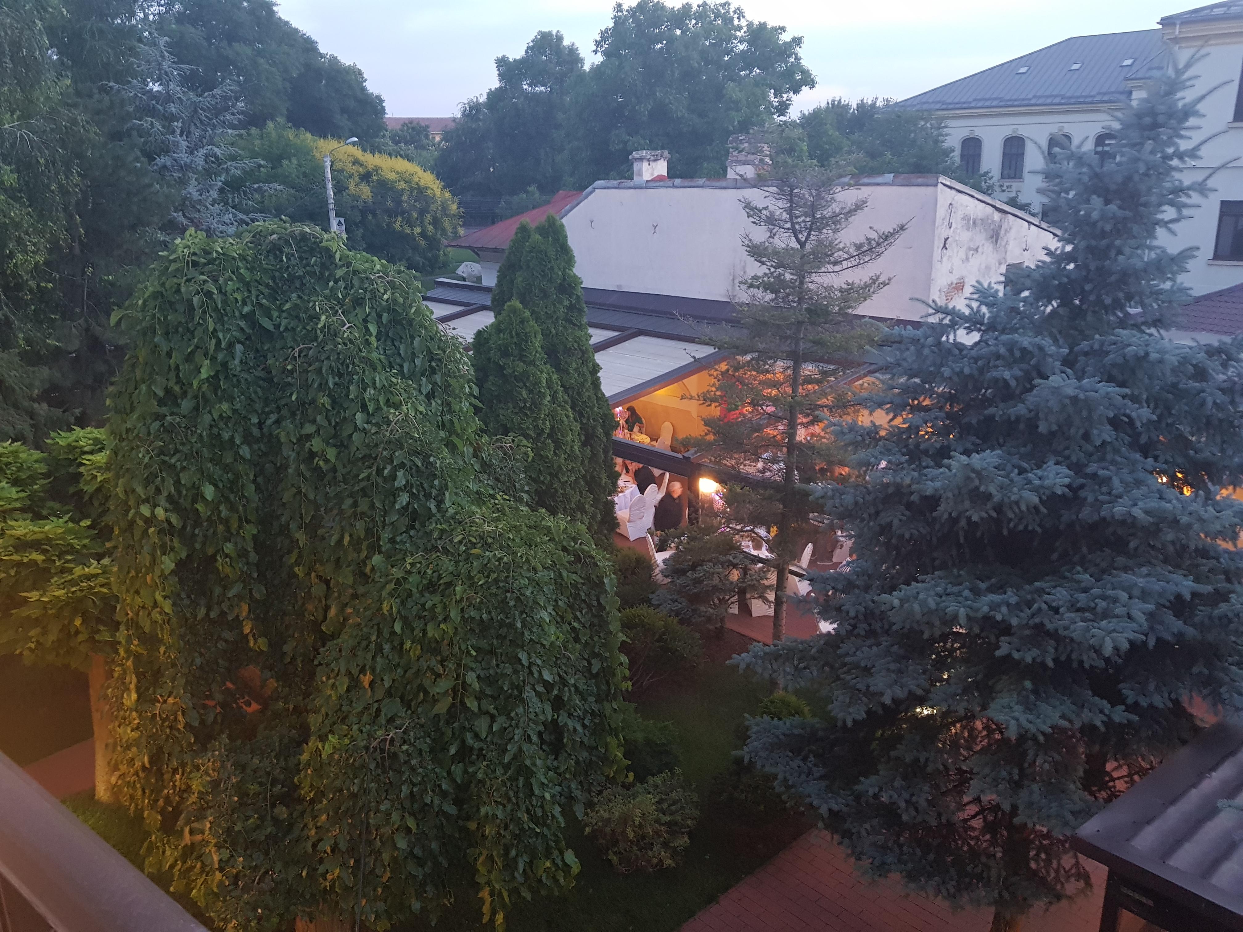 Hotel Golden House Крайова Экстерьер фото